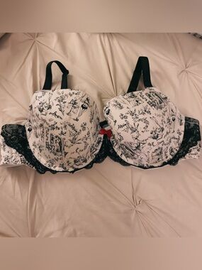 Torrid Black & White Toile Lace Trim Push-Up Bra